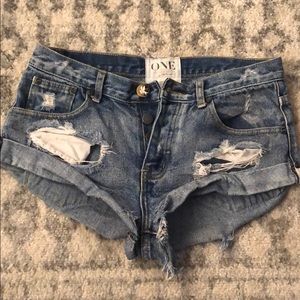 One Teaspoon distressed denim shorts S 26